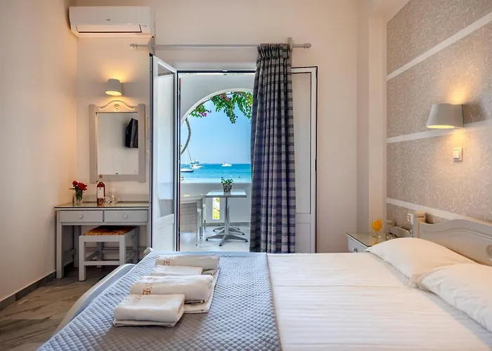 Irene - Beachfront Appart hôtel 3*