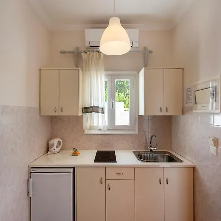 Irene - Beachfront Lejlighedshotel