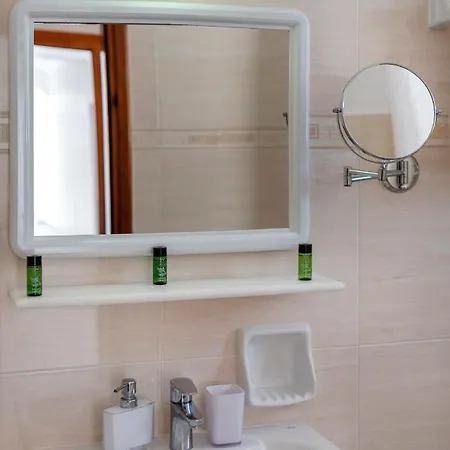 Irene - Beachfront Lejlighedshotel