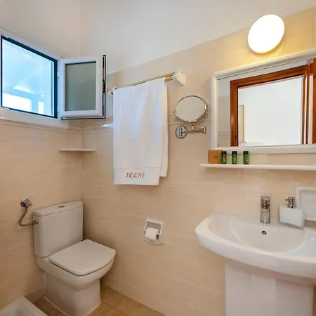 Irene - Beachfront 3*