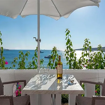 Апарт-отель Irene - Beachfront