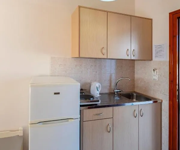 Ξενοδοχείο με διαμερίσματα Irene - Beachfront Πάρος